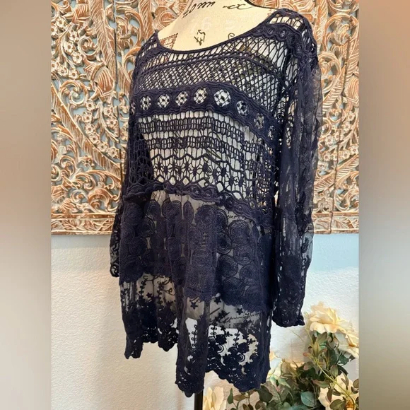 Chico’s Navy Blue Crochet & Lace Blouse- size 2 (L) - Picture 4 of 14